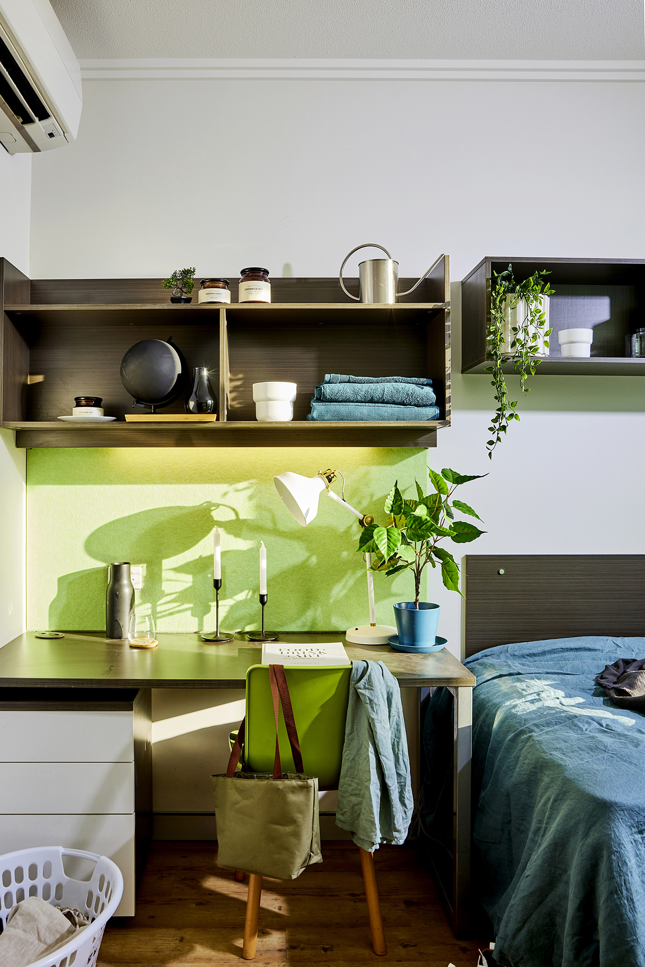 STUDY AND LEISURE PEFECTLY BALANCED.